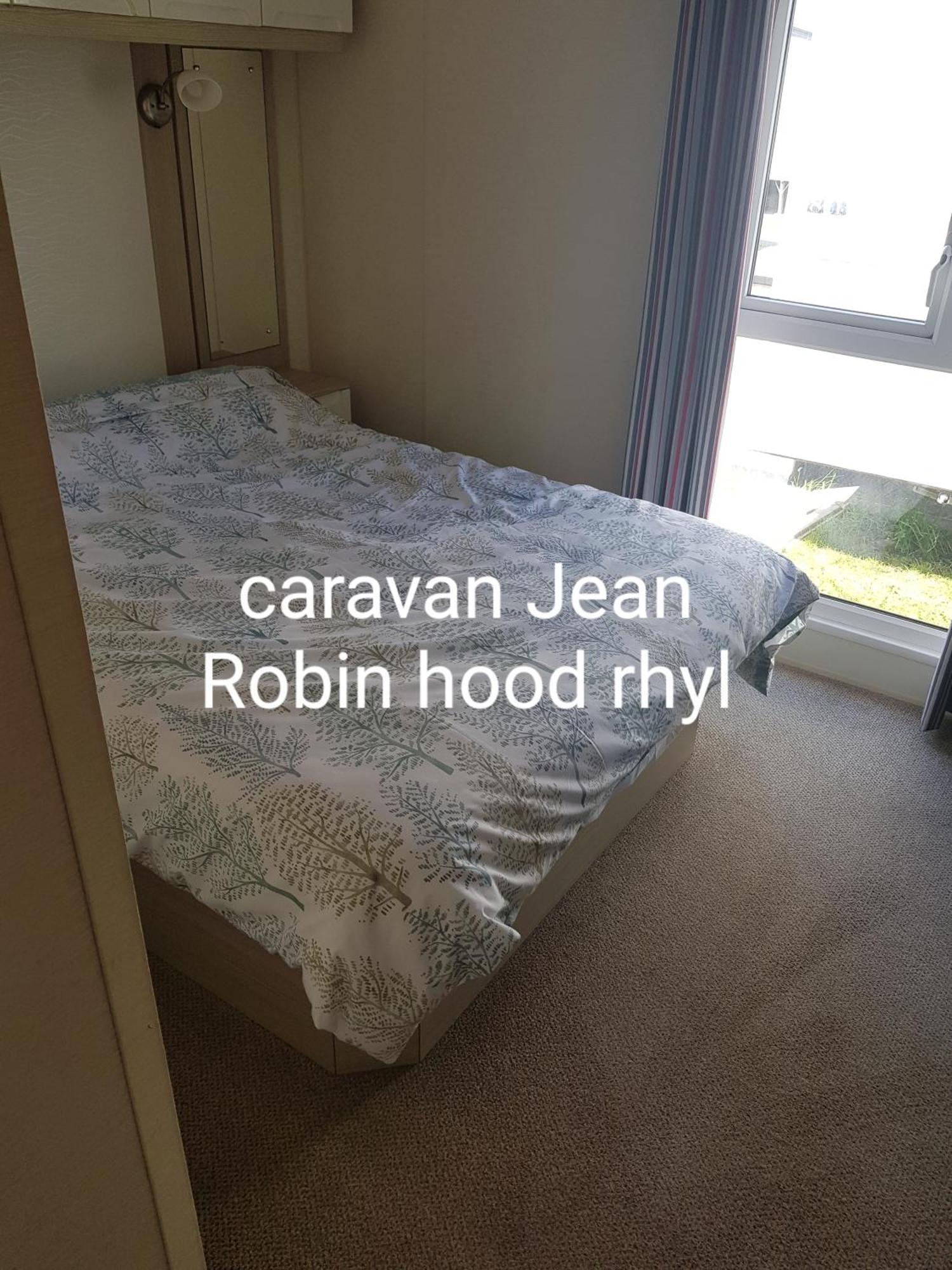 Large 3 Bedroom Rhyl Exterior photo
